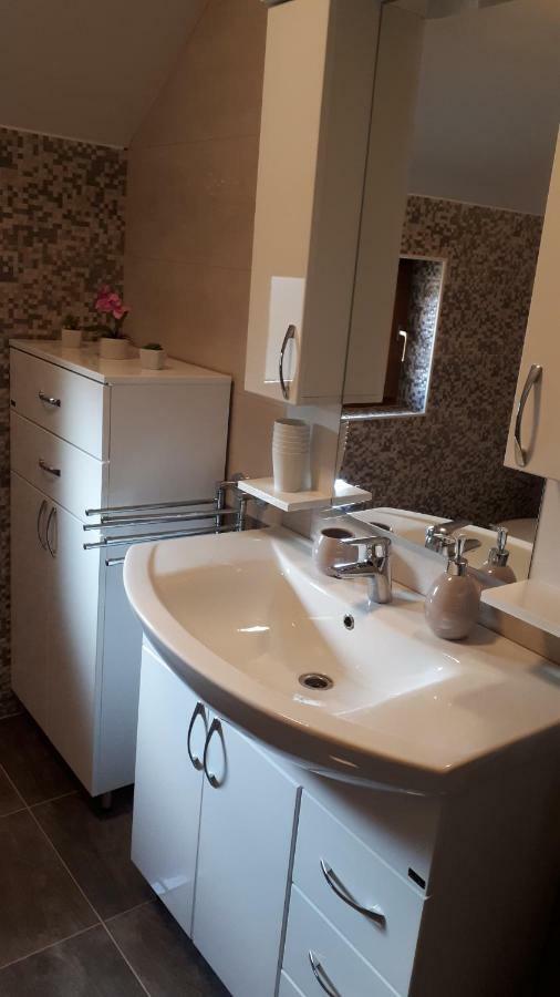 Apartman Kod Kraljevih Gola المظهر الخارجي الصورة